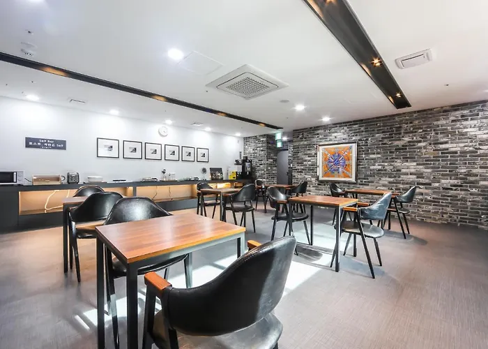 Hotel Seomyeon Brown-dot Gold 3*