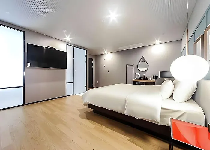 Hotel Seomyeon Brown-dot Gold 3*