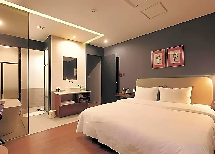 Seomyeon Brown-dot Gold Hotel