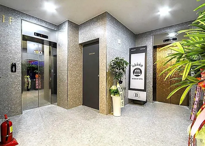 Hotel Seomyeon Brown-dot Gold 3*