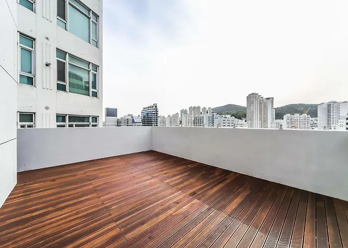 Hotel Seomyeon Brown-dot Gold