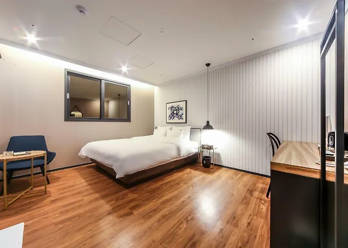 Hotel Seomyeon Brown-dot Gold 3*